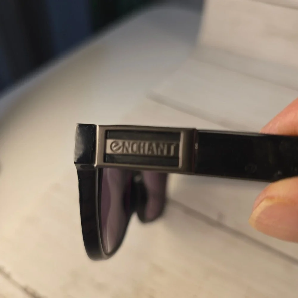 Enchant‎ Black Rectangular Sunglasses with Metallic Temple Logo Detail